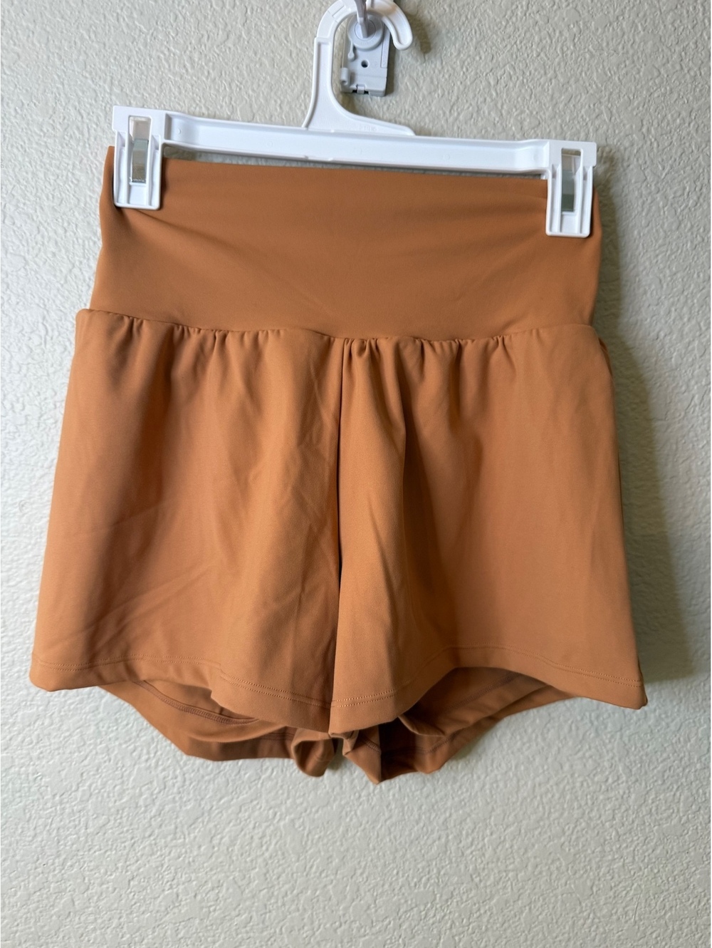 Halara Small Tan 3” Double Lined Shorts